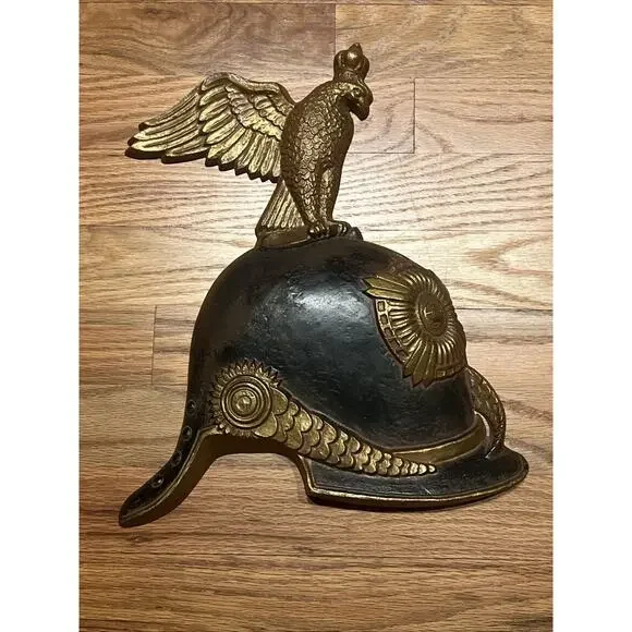 RARE 1870 PRUSSIAN HELMET CAST METAL WALL HANGING SEXTON 1968 USA 12 3/4" VTG